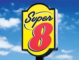 Super 8 By Wyndham Smoky Lake Dış mekan fotoğraf