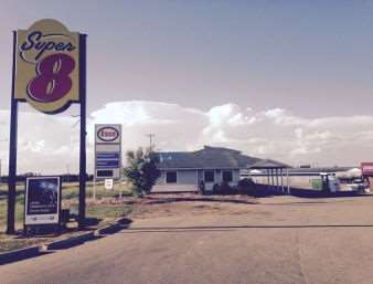 Super 8 By Wyndham Smoky Lake Dış mekan fotoğraf
